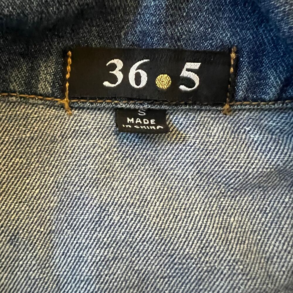 36 dot 5 Jean Jacket with Parrot Embroidery on Back - Picture 3 of 4